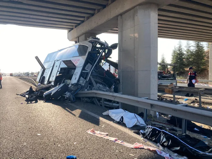Ankara'daki feci yolcu otobüsü kazasından yeni görüntüler! Ölüme böyle gitmişler - 2