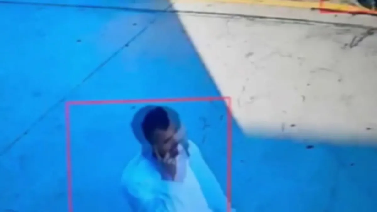 cifte-cinayette-film-gibi-kacis-cop-toplayici-kiligina-giren-supheli-yakalandi-1793109377235.jpg Çifte cinayette film gibi kaçış! Çöp toplayıcı kılığına giren şüpheli yakalandı - 4