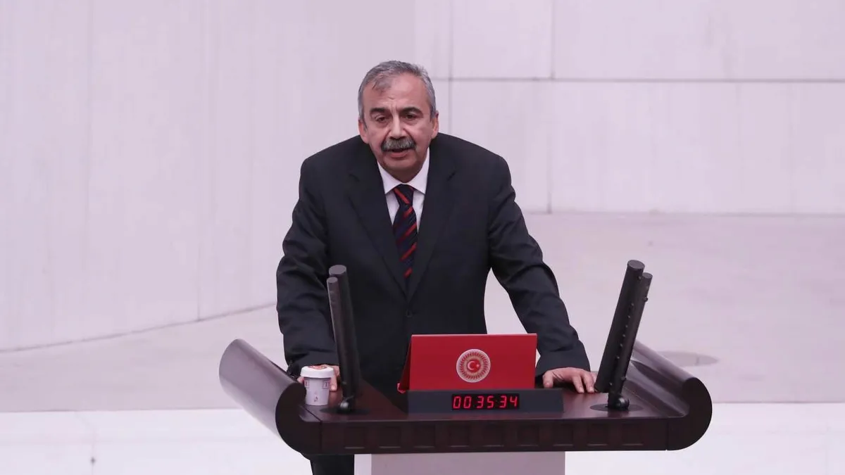 Selahattin Demirtaş'tan Sırrı Süreyya Önder'e: Birbirimize söz verdik önce barış! Ölümse Allah'ın emri