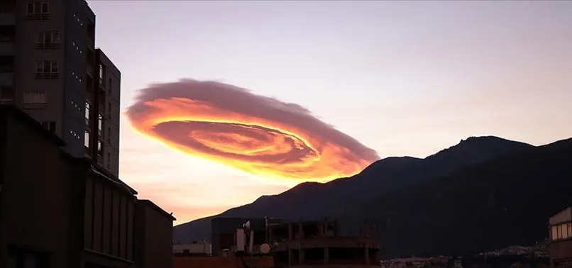 Gökyüzüne bakan şaştı kaldı! O ilimizde görüldü