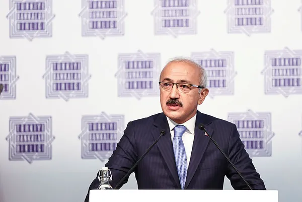 Son dakika: Hazine ve Maliye Bakanı Lütfi Elvan’dan büyüme açıklaması! Yüzde 8’in üzerinde büyüme bekliyoruz