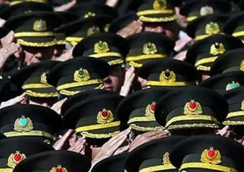 TSK'da FETÖ temizliği: 820 asker atıldı