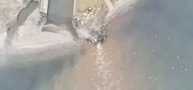 Atık sular denize akıyor vatandaş isyanda! CHP’li belediye sessiz