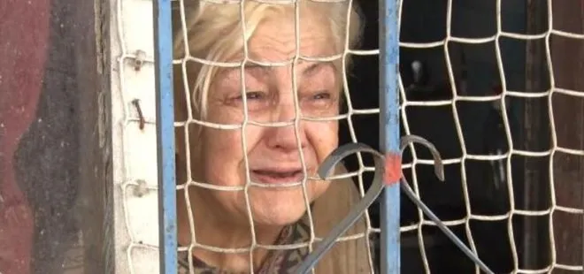 İstanbul’da evini su basan yaşlı kadın hayvanları için ağladı, evden çıkmak istemedi