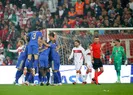Bursa tribünlerinden çifte istifa sesleri