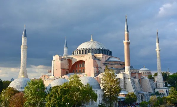 Ayasofya-i Kebir Camii’nde 88 yıl sonra ilk teravih namazı kılınacak!