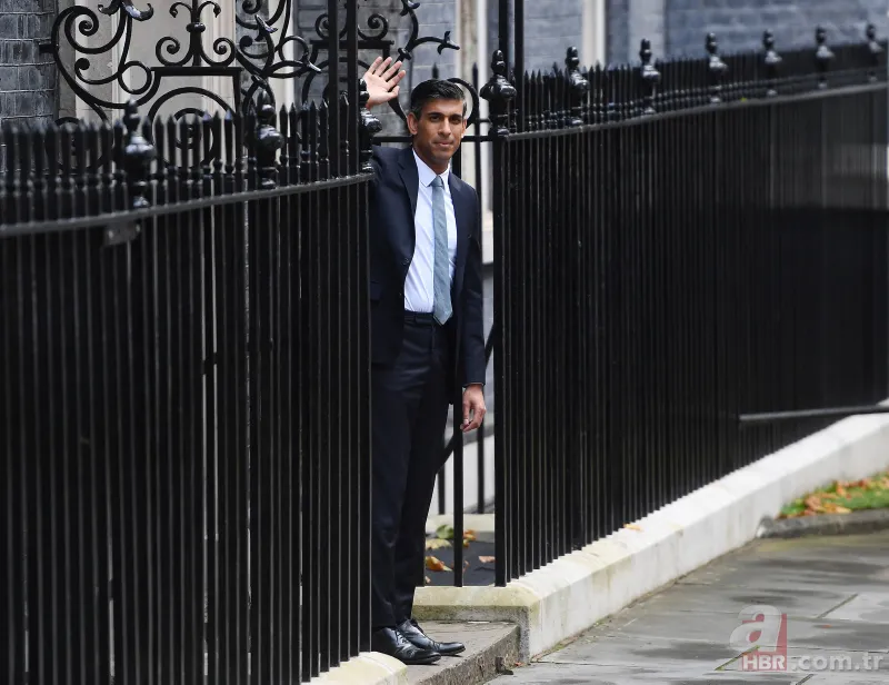 İngiltere’nin yeni Başbakanı Rishi Sunak’ın bu özelliklerini duyunca çok şaşıracaksınız! Tam bir bağımlı çıktı! Dişlerini kaybetme sebebi… 9
