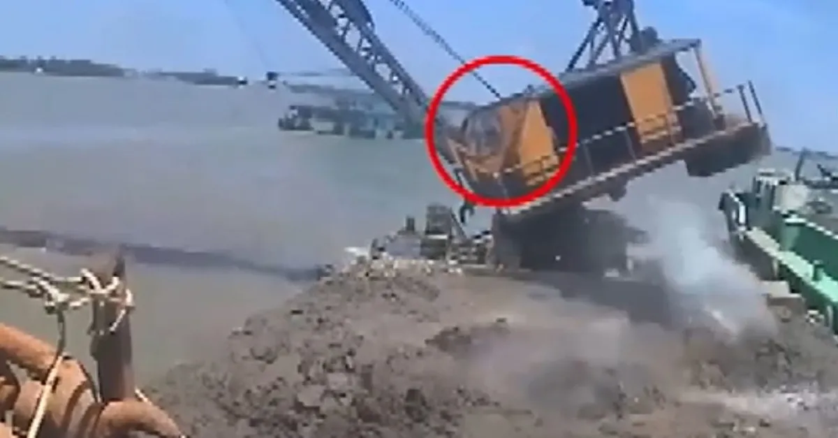 Nehirden toprak çıkarıyorlardı! Saniyeler sonra dehşeti yaşadılar