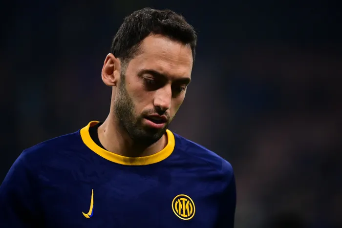 Hakan Çalhanoğlu dünya devine! İngiliz basınından flaş iddia