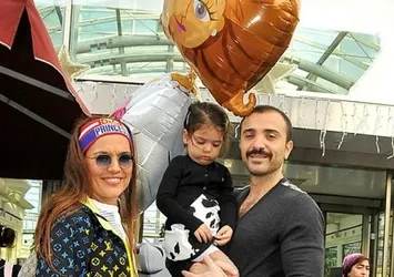 Demet Akalın üstünde servet taşıyor