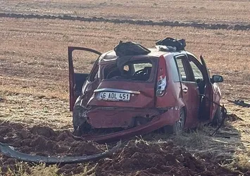 Mardin'de otomobil tarlaya uçtu: 4 yaralı
