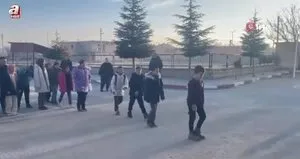 Öğrencilere ’şekerli’ karşılama