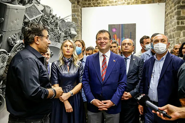 CHP’li İBB Başkanı İmamoğlu Diyarbakır’da evlat nöbetindeki aileleri es geçti! Acılı ailelerden İmamoğlu’na sert tepki