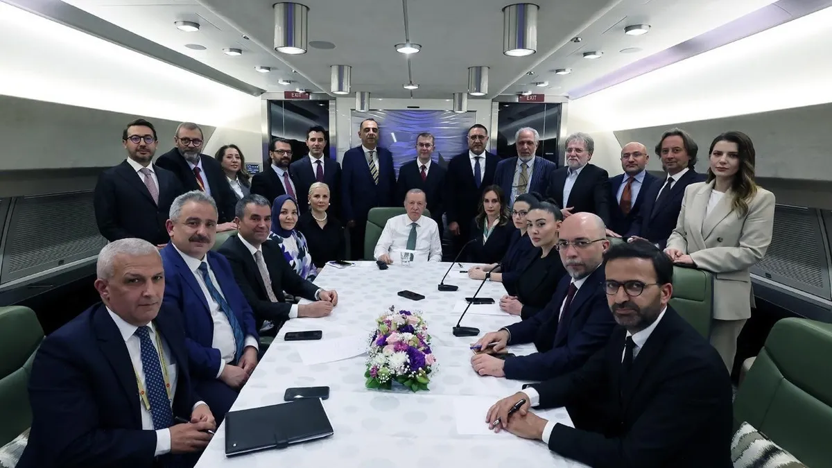 Başkan Erdoğan'dan İtalya dönüşü flaş mesajlar! Trump Türkiye'ye gelecek mi? Terör örgütü SDG'nin federatif yapı talebine net yanıt