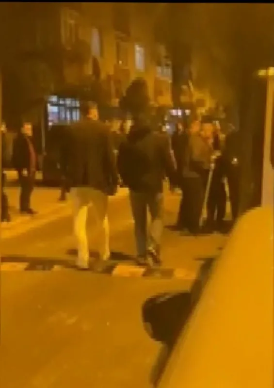 genc-kiza-kabusu-yasatti-cigliklari-duyan-oraya-kostu-1641458688457.jpg Genç kıza kabusu yaşattı! Çığlıkları duyan oraya koştu - 4