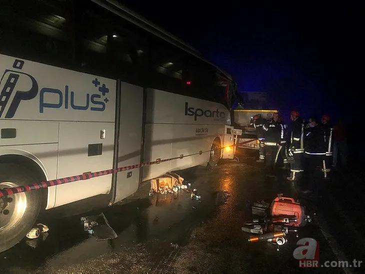 Afyonkarahisar’da can pazarı! Ölü ve onlarca yaralı var! İşte kaza yerinden gelen acı görüntüler