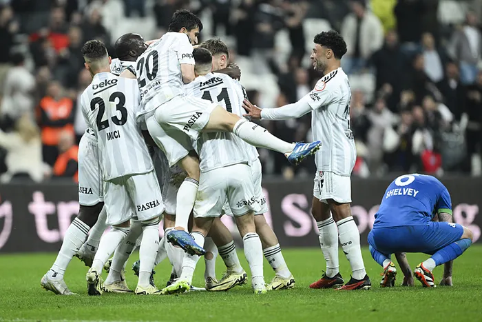 Beşiktaş son dakikada bulduğu golle güldü!
