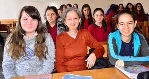 Görme engelli öğretmenin alkışlanacak azmi