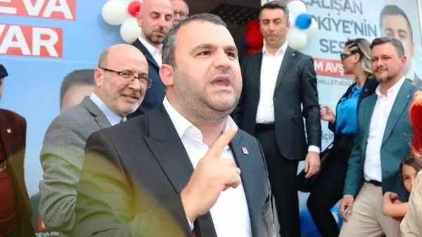 19 Mayıs töreninde skandal olay! CHP’li başkan el hareketi çekti