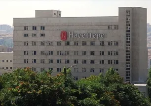 Hacettepe Üniversitesi taban puanları ve başarı sıralamaları 2025 | HÜ 2-4 yıllık bölümler ve kontenjanları