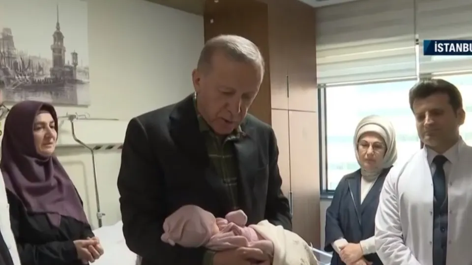 Başkan Recep Tayyip Erdoğan'ın ismini koyduğu "Ayşe Betül" bebek ailesini hayata bağladı