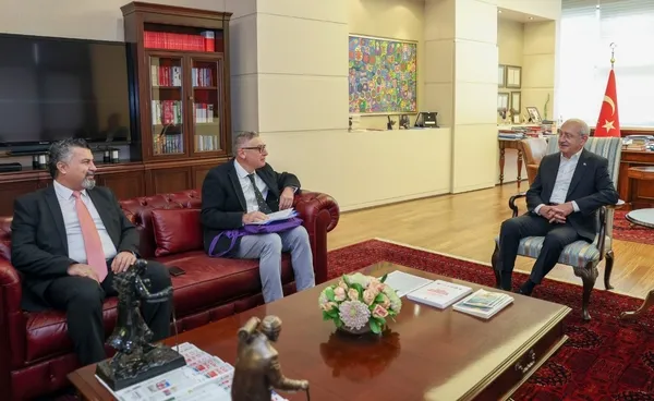 Kılıçdaroğlu TSK’yı hedef alan TTB’nin heyetini makamında ağırladı