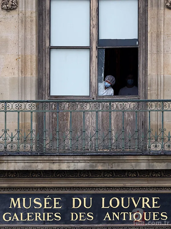 Louvre müzesi nasıl soyuldu? Film sahnelerini aratmayan 7 dakikalık soygun! 19