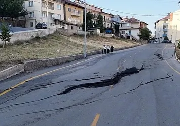 Erzurum'da heyelan! 70 daire tahliye edildi