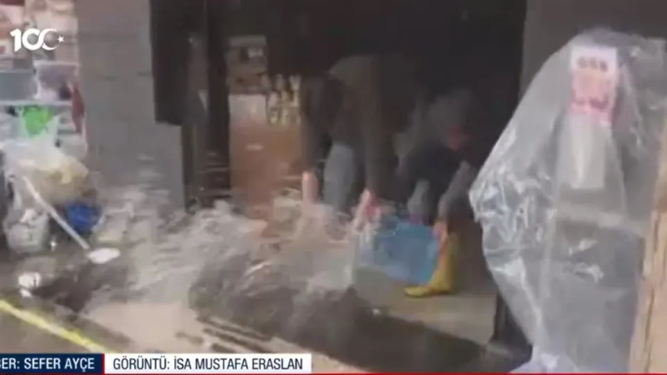 İzmir’de felaketin boyutu gün ağarınca ortaya çıktı! İşte esnafın hali... Belediye önlem almadı