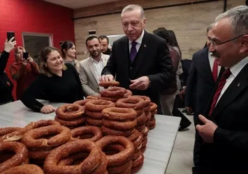 Başkan Erdoğan simitçide!