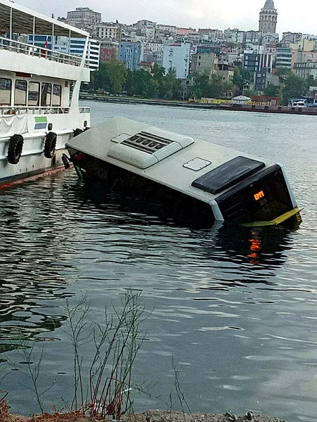 ak-parti-hatay-milletvekili-huseyin-yayman-suya-gomulen-iett-otobusu-ekrem-imamoglu-ile-sembollesti-1692301346020.jpg AK Parti Hatay Milletvekili Hüseyin Yayman: Suya gömülen İETT otobüsü Ekrem İmamoğlu ile sembolleşti - 4