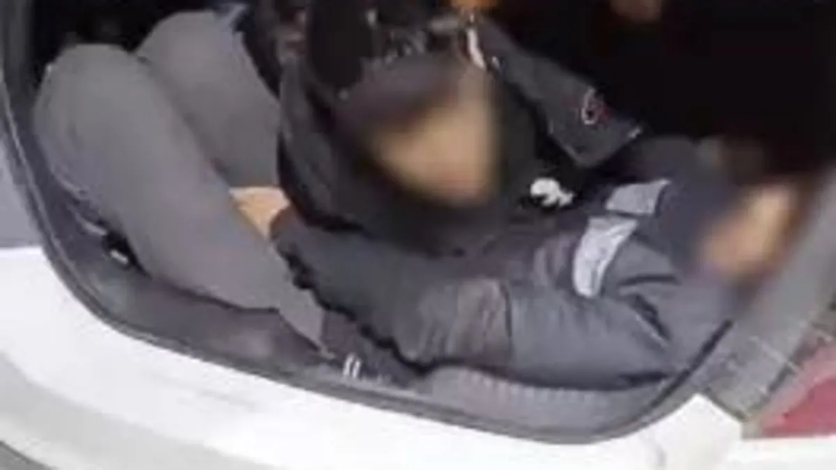 Kapıkule'de ikisi otomobil bagajına saklanan 3 düzensiz göçmen yakalandı