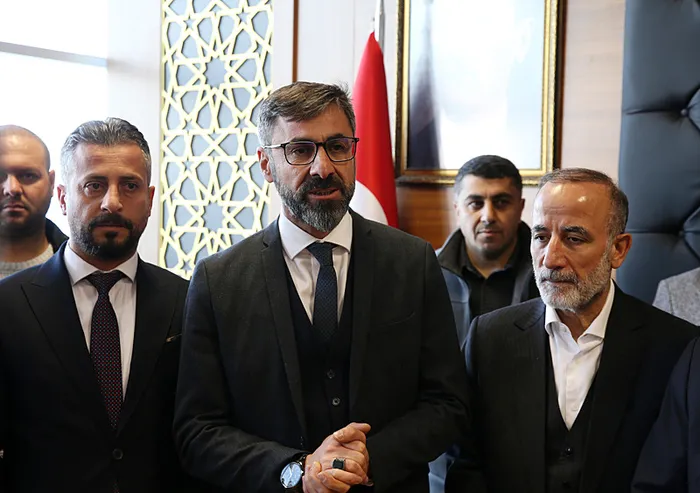 CHP'nin Bitlis Belediye Başkan adayı zehir zemberek sözlerle partisinden istifa edip AK Parti'ye katıldı - 1
