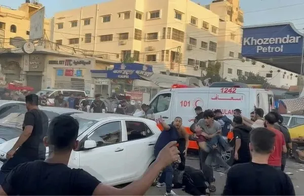 fransiz-le-monde-vicdana-kapiyi-kapatmis-israil-katliamini-skandal-bir-baslikla-mansete-tasidilar-1700171063625.jpeg Fransız Le Monde vicdana kapıyı kapatmış! İsrail katliamını skandal bir başlıkla manşete taşıdılar - 4