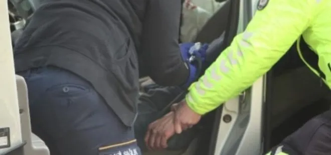Trafik polisinin yaralıya desteği yürek ısıttı: Elini bir an olsun bırakmadı