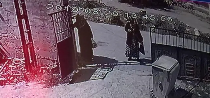 Karabük'te, 2 kadın 'Büyü var' diyerek 28 bin liralık altınları çaldılar