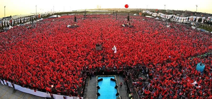 Yenikapı 'Demokrasi ve Şehitler Mitingi' için hazırlanıyor