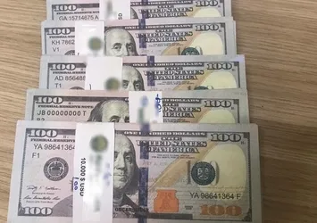 Kurduğu tuzak boşa çıktı! Sahte dolar vurguncusu yakayı ele verdi