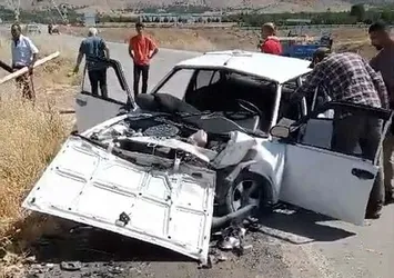 Elazığ'da ölümlü kaza! Araç hurdaya döndü