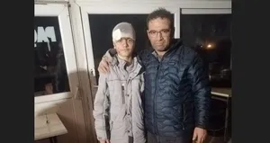 Enkazdaki delikten uzanan el, oğlunun çıktı!