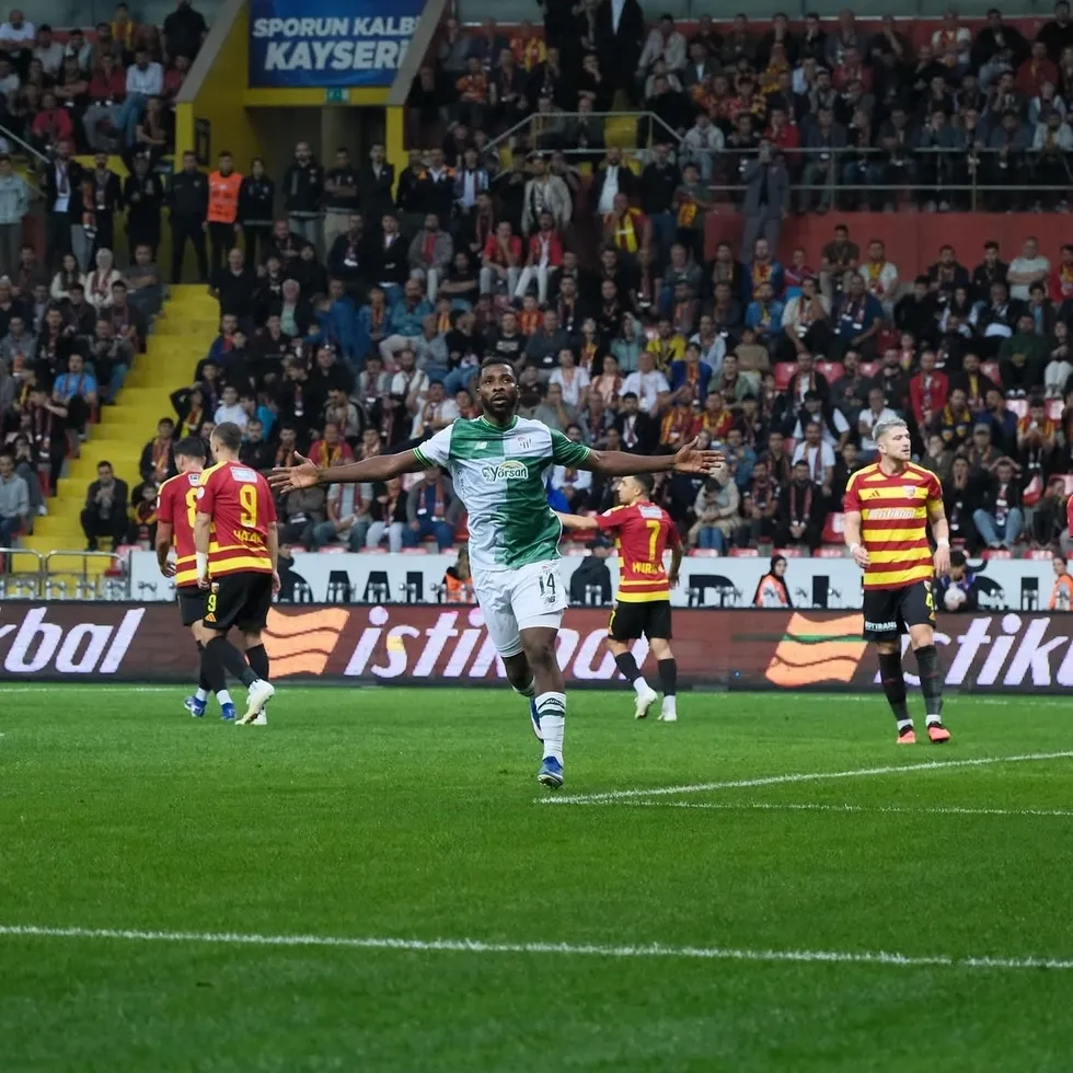 1789909396324.jpg Bursaspor'da Kelechi Iheanacho fırtınası! Batman Petrolspor'u yıktı, 8 maçta 11 gole ulaştı - 1