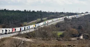 Sınırda 20 kilometrelik tır kuyruğu!