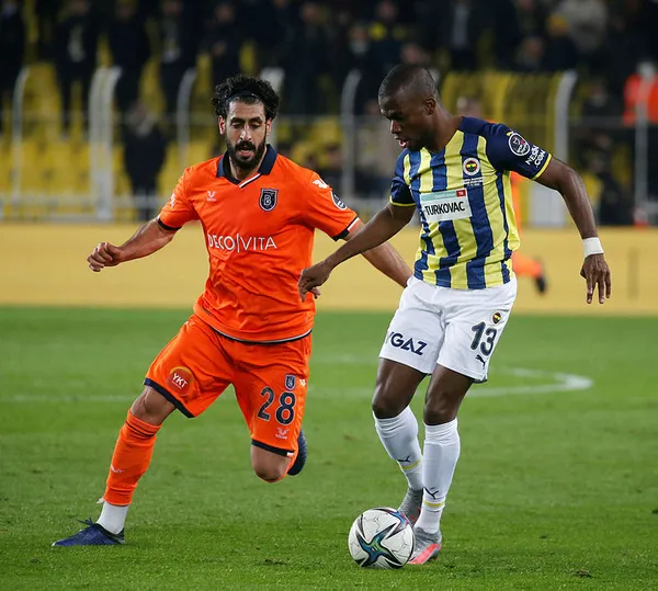 Başakşehir’den Kadıköy zaferi! Fenerbahçe 0-1 Başakşehir MAÇ SONUCU-ÖZET