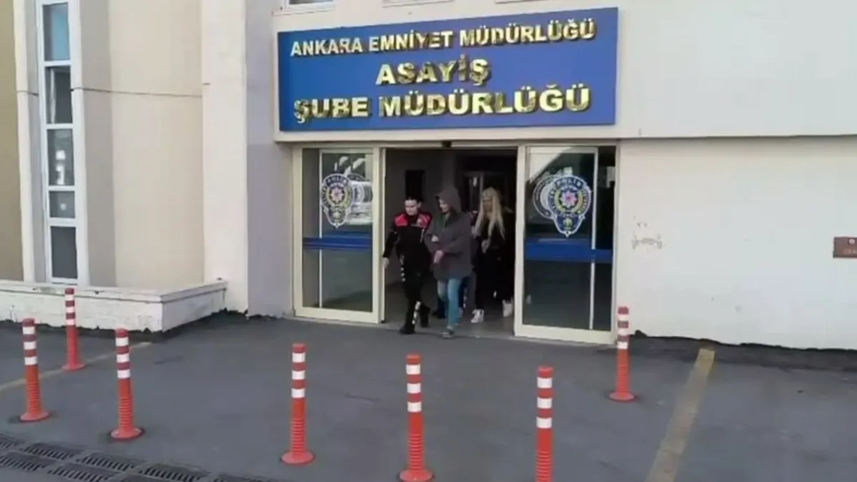 Sosyal medyadaki ahlaksız tuzağa büyük darbe: Tuğba Ekinci’nin de aralarında olduğu 5 şüpheli gözaltında