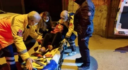 besiktasta-kontrol-noktasindan-kacmaya-calisan-araba-polis-otolarina-carpti-3-polis-yaralandi-1647324769533.jpg Beşiktaş'ta kontrol noktasından kaçmaya çalışan araba polis otolarına çarptı: 3 polis yaralandı - 3