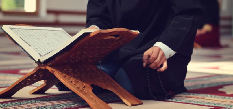 Tilavet secdesi nasıl yapılır, hangi dua okunur? Tilavet secdesi ayetleri nelerdir? Diyanet açıklaması!