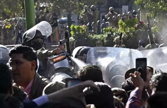 Bolivya’da darbe girişimi! Sokağa inen ordu birliklerine geri döndü | Eski komutan Zuniga gözaltına alındı