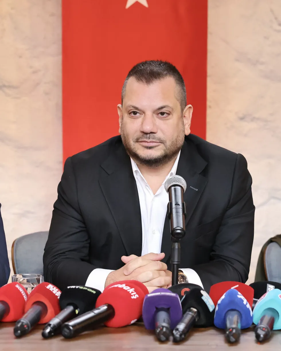 ertugrul-dogandan-hakem-tepkisi-devre-arasi-transfer-plani-ve-muhammed-salah-hakkinda-dikkat-ceken-sozler-1789857454896.jpg Ertuğrul Doğan'dan hakem tepkisi, devre arası transfer planı ve Muhammed Salah hakkında dikkat çeken sözler - 1
