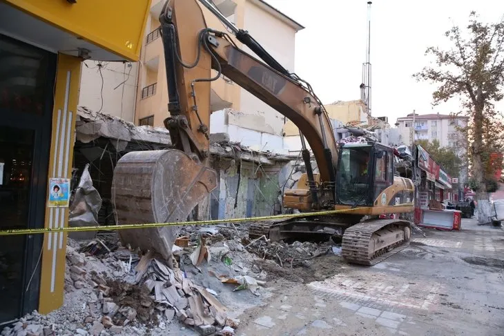 Malatya’da 2 katlı bir bina çöktü! Ekipler seferber oldu! İşte faciada son durum