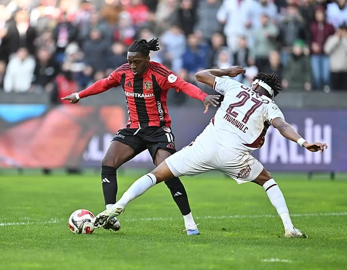 canli-gaziantep-fk-trabzonspor-1771771707530.jpeg Trabzonspor'da zirve inadı! Fırtına deplasmanda hata yapmadı - 4